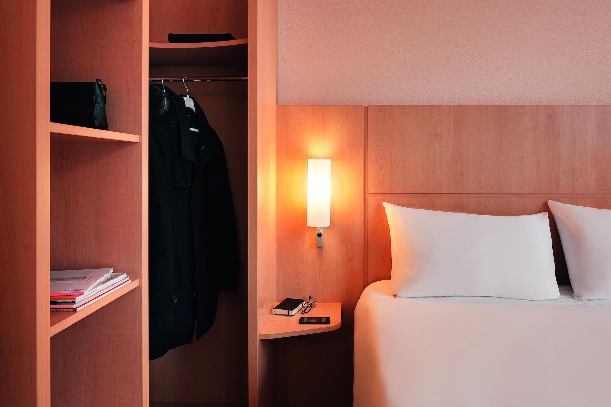 Ibis Centre 3*