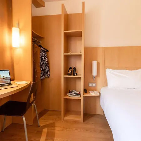 Ibis Le Puy-En-Velay Centre Hotel Exterior photo