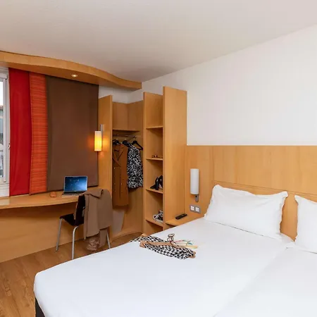 Ibis Le Puy-En-Velay Centre Hotel Exterior photo