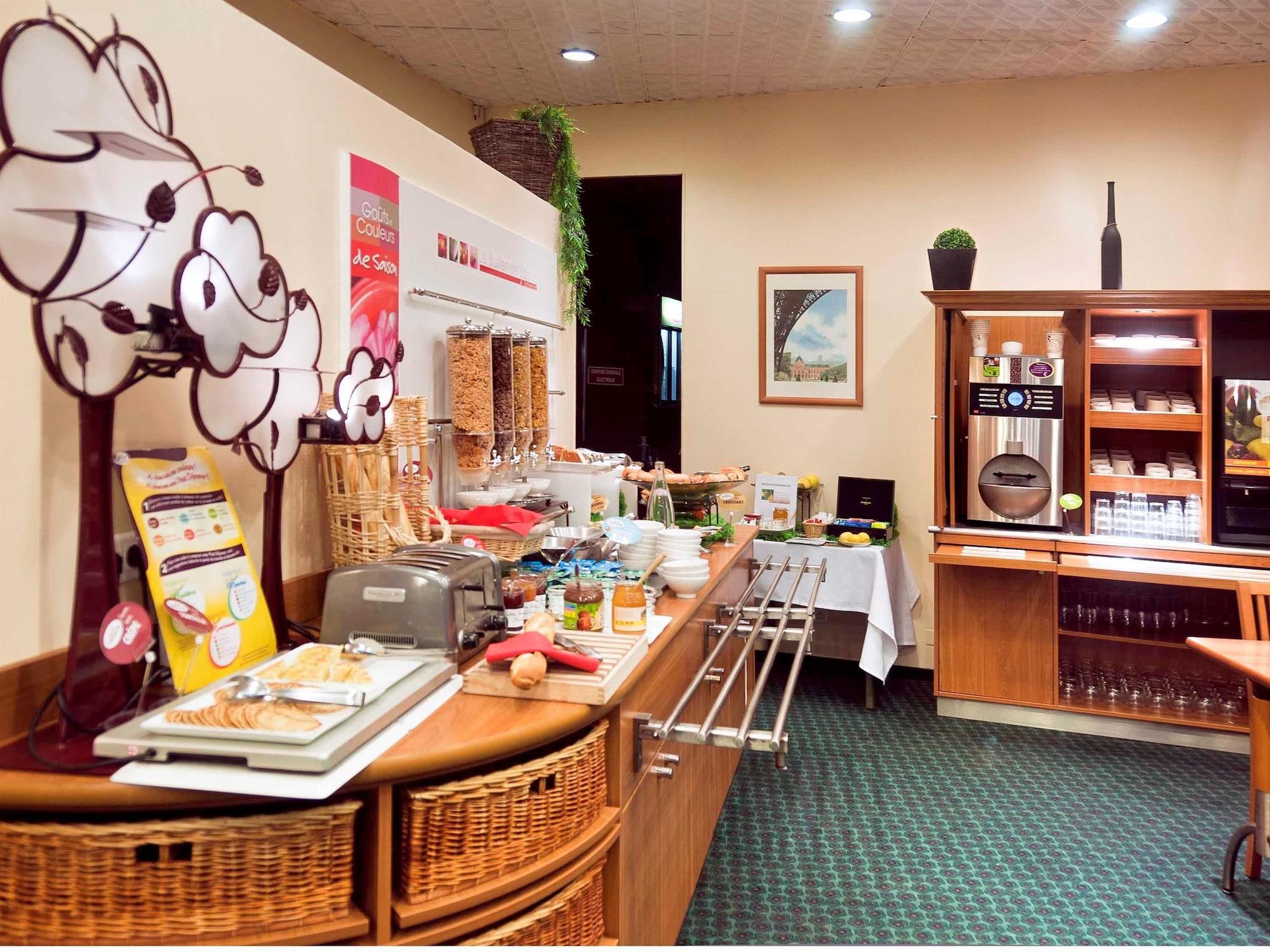 Ibis Centre Hotel 3*